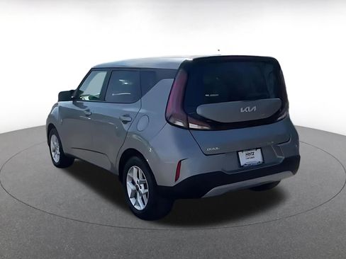 Used 2025 Kia Soul LX w/ LX Technology Package image 11