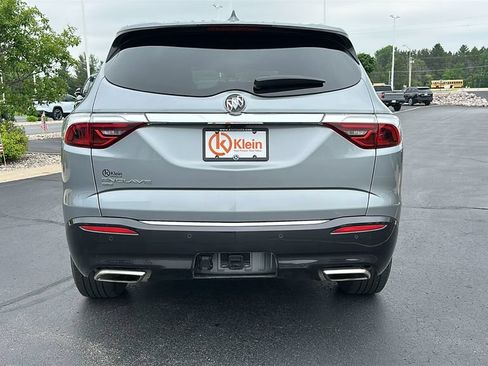 Used 2023 Buick Enclave Essence AWD/4WD image 7