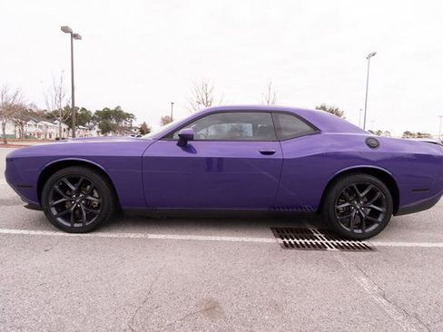 Used 2023 Dodge Challenger SXT w/ Plus Package image 7