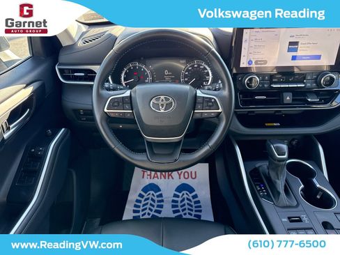 Used 2024 Toyota Highlander XLE image 13