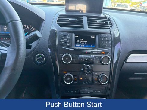 Used 2018 Ford Explorer XLT image 6