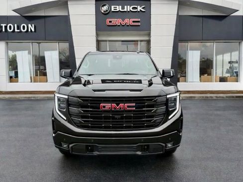 Used 2025 GMC Sierra 1500 Elevation w/ Elevation Premium Package image 5