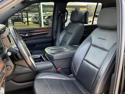 Used 2021 GMC Yukon XL Denali w/ Denali Ultimate Package image 9