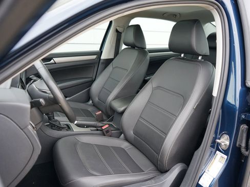 Used 2022 Volkswagen Passat 2.0T SE image 22