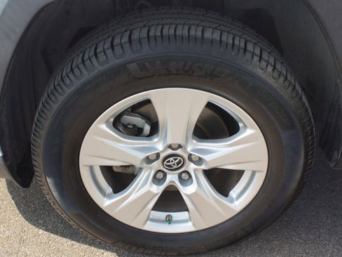 Used 2019 Toyota RAV4 XLE image 26