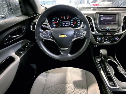 Used 2023 Chevrolet Equinox LS image 5