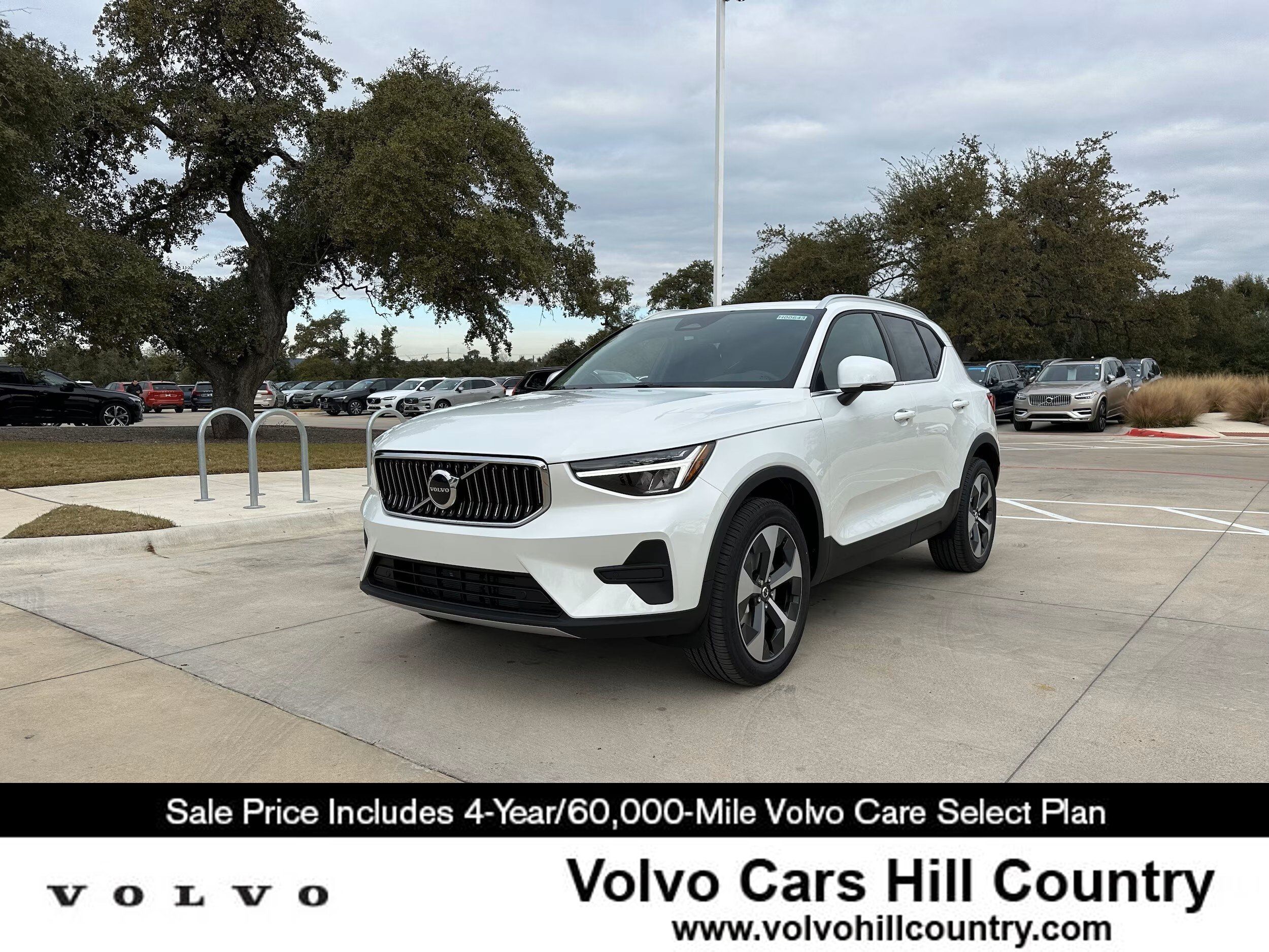 Used 2025 Volvo XC40 B5 Core w/ Protection Package Premier AWD/4WD image 1