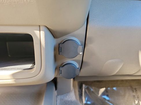 Used 2014 Nissan Frontier SV image 28