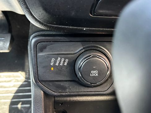 Used 2018 Jeep Renegade Sport w/ Power & Air Group image 25