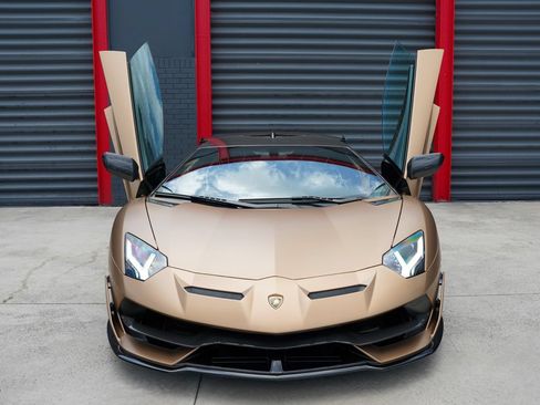 Used 2020 Lamborghini Aventador SVJ AWD/4WD image 24