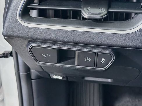 Used 2025 Kia K4 FWD image 12