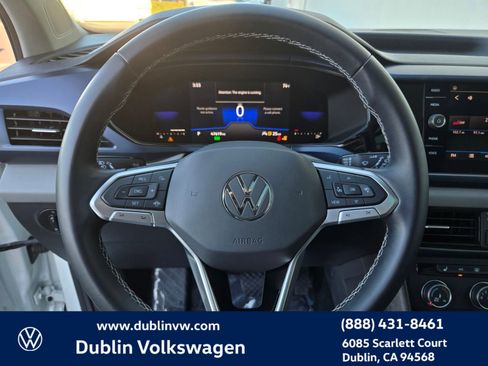 Certified 2022 Volkswagen Taos SE w/ Panoramic Sunroof Package image 13