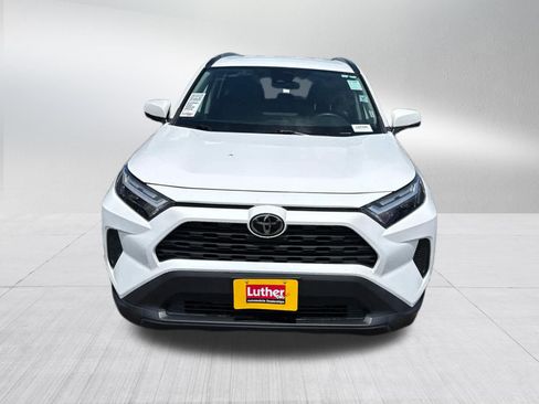 Used 2024 Toyota RAV4 XLE AWD/4WD image 2