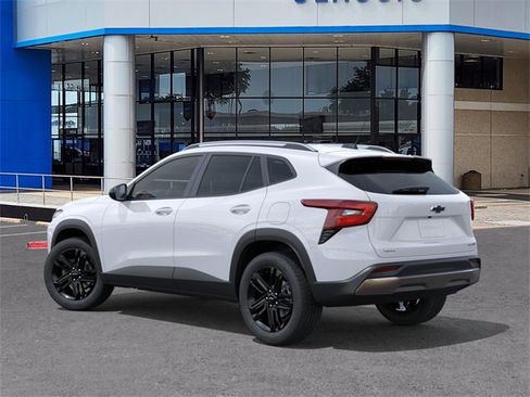 New 2026 Chevrolet Trax ACTIV w/ Sunroof Package FWD image 3
