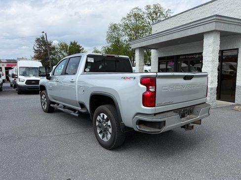 Used 2021 Chevrolet Silverado 2500 LT w/ Convenience Package AWD/4WD image 2