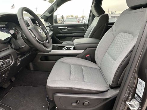 New 2026 RAM 1500 4x4 Crew Cab image 9