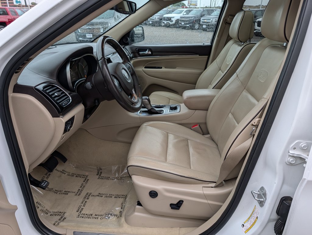 Used 2020 Jeep Grand Cherokee Overland AWD/4WD image 14