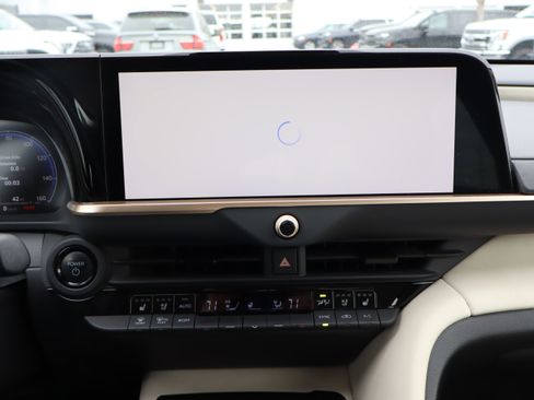 Used 2024 Toyota Crown Limited image 26