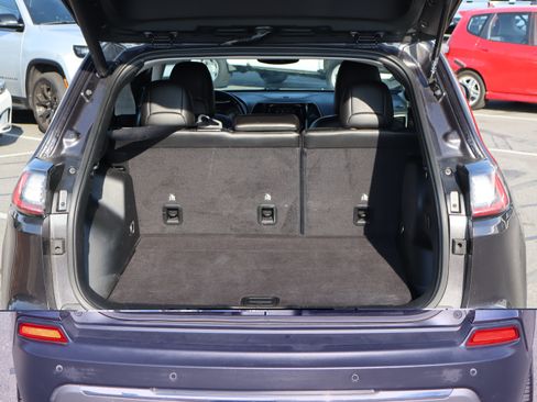 Used 2020 Jeep Cherokee Limited FWD image 32