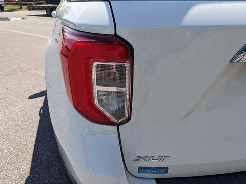 Used 2021 Ford Explorer XLT w/ Equipment Group 202A image 12