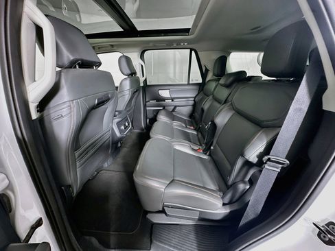 Used 2025 Ford Expedition Active AWD/4WD image 30