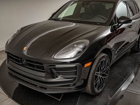 New 2026 Porsche Macan AWD/4WD image 18