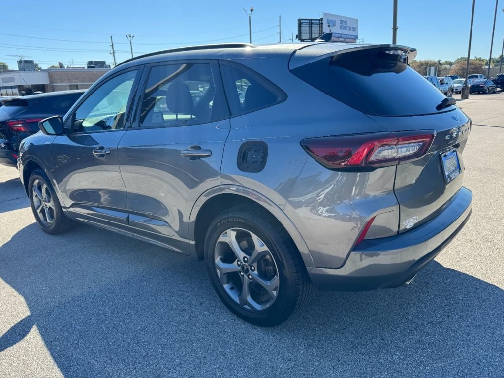 Certified 2024 Ford Escape ST-Line AWD/4WD image 5