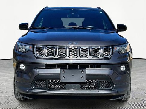 Used 2024 Jeep Compass Latitude image 3