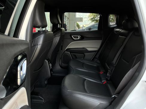 Used 2025 Jeep Compass Limited AWD/4WD image 11