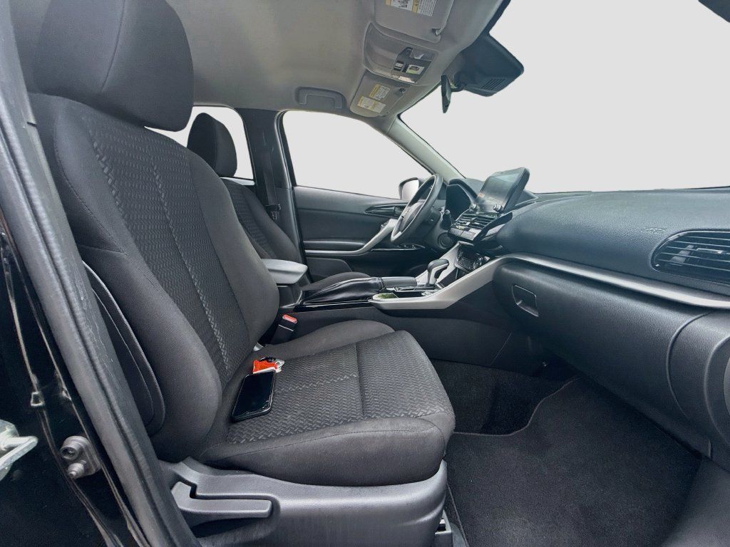 Used 2025 Mitsubishi Eclipse Cross LE AWD/4WD image 30