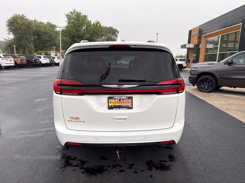 Used 2022 Chrysler Pacifica Pinnacle FWD image 4