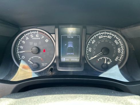 Used 2016 Toyota Tacoma TRD Off-Road w/ Towing Package RWD image 14
