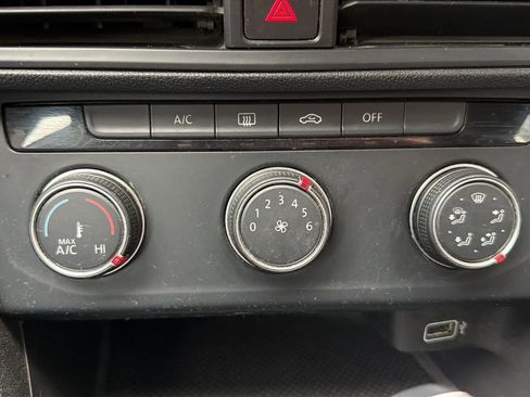 Used 2019 Volkswagen Jetta S image 23