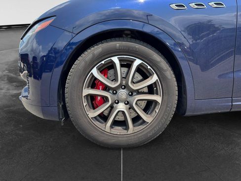 Used 2017 Maserati Levante S AWD/4WD image 9