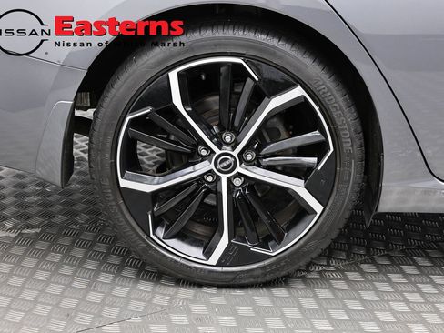 Used 2024 Nissan Altima 2.5 SR FWD image 27