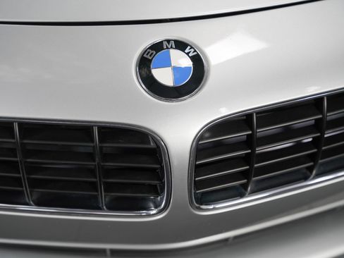 Used 2001 BMW Z8 RWD image 16