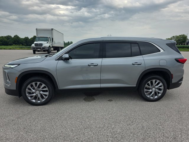 Used 2025 Buick Enclave Preferred FWD image 10