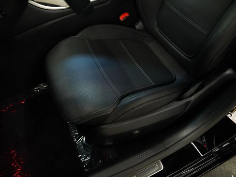 Used 2024 Mercedes-Benz C 300 4MATIC Sedan image 18