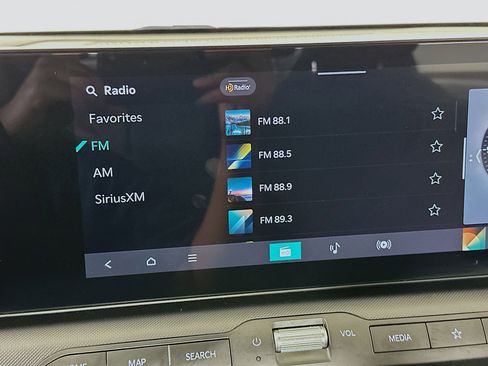 Used 2025 Kia K4 LXS image 21