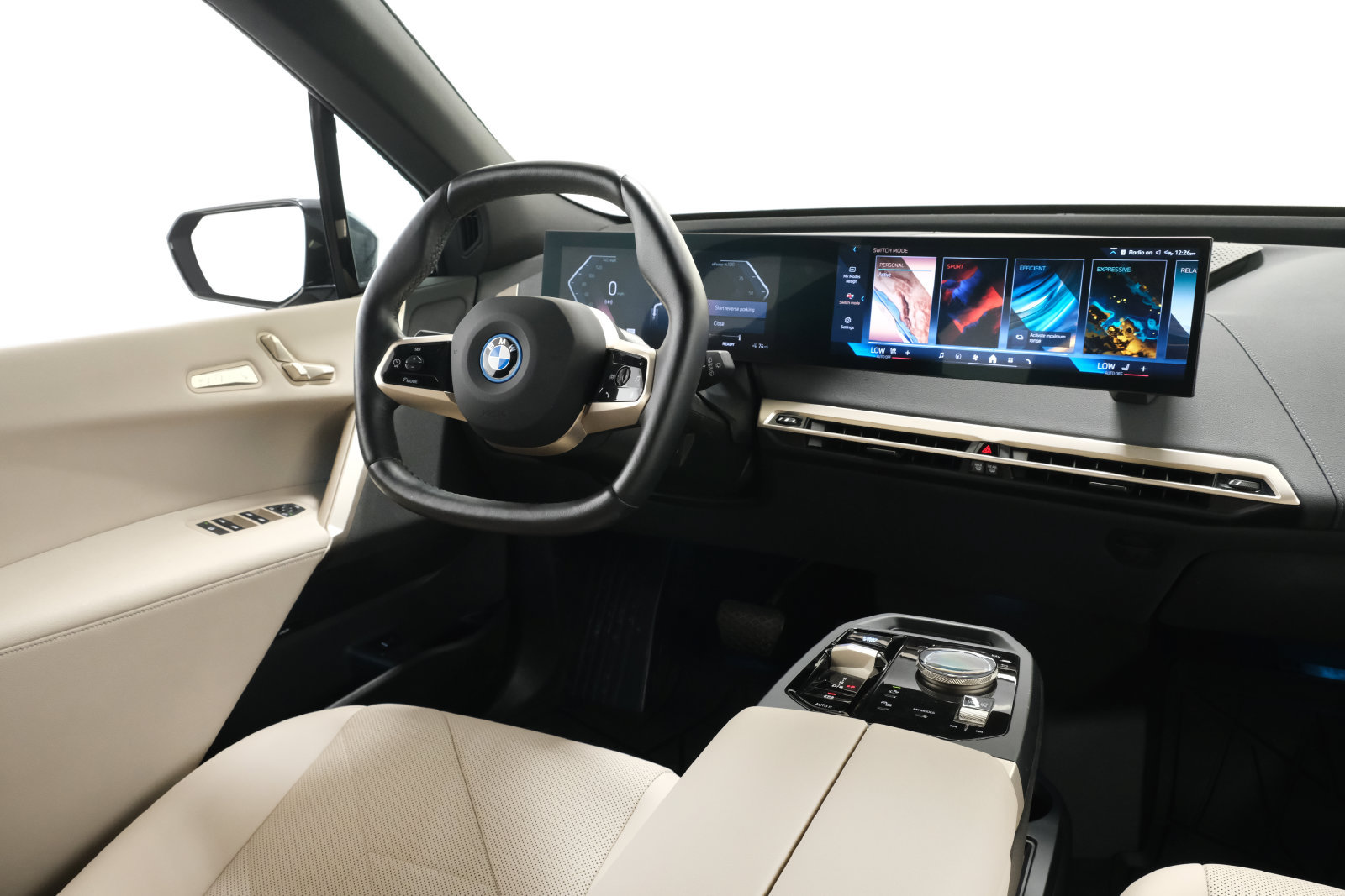 Used 2024 BMW iX xDrive50 w/ Premium Package AWD/4WD image 10