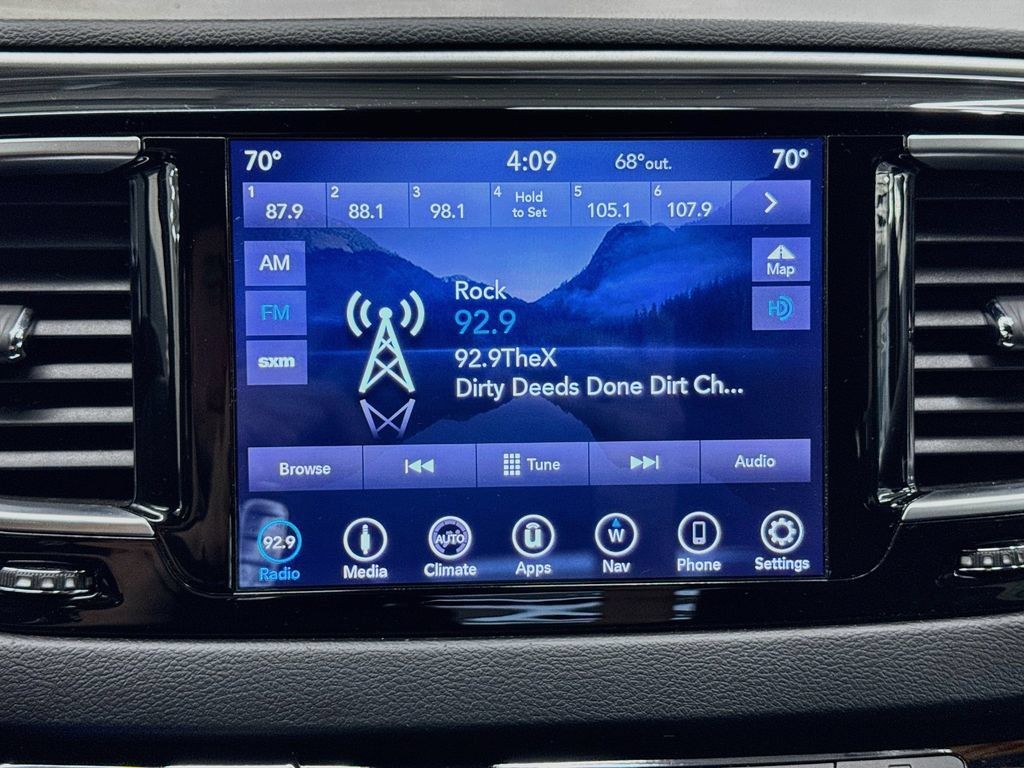 Used 2019 Chrysler Pacifica Touring Plus w/ S Appearance Package FWD image 13