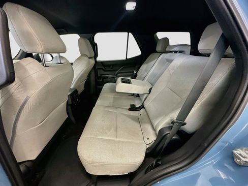 Used 2025 Toyota 4Runner SR5 AWD/4WD image 28