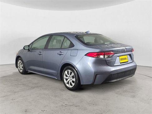 Used 2025 Toyota Corolla LE image 3