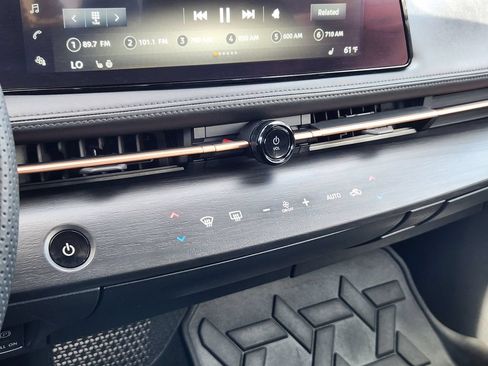 Certified 2024 Nissan Ariya AWD image 17