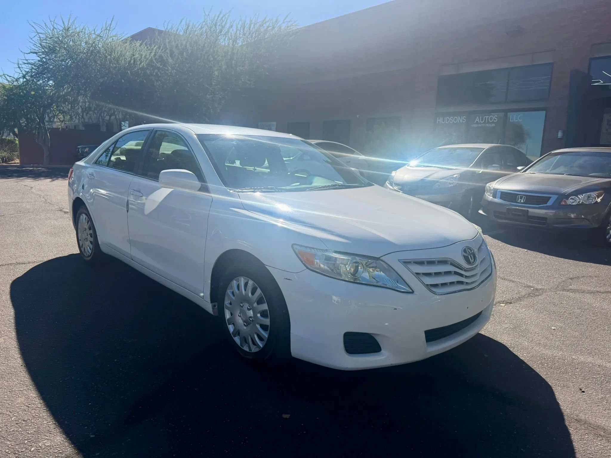 Used 2011 Toyota Camry LE FWD image 3