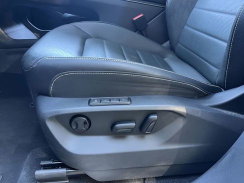 Certified 2025 Volkswagen Atlas SEL image 12