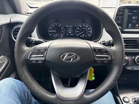 Used 2021 Hyundai Kona SE FWD image 16