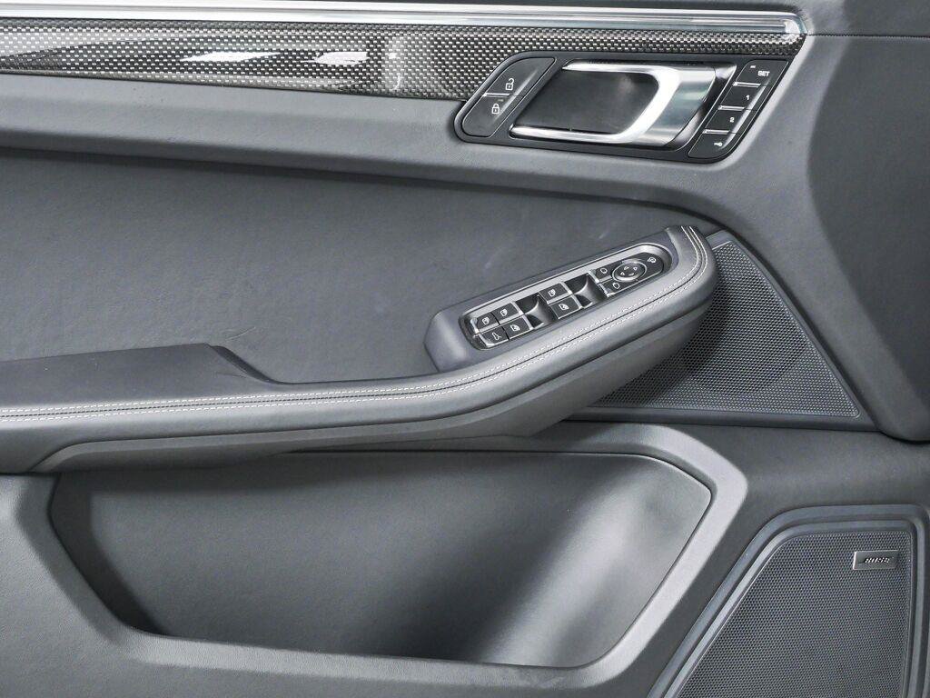 Certified 2026 Porsche Macan GTS AWD/4WD image 6