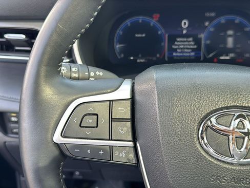 Used 2024 Toyota Highlander Limited image 16