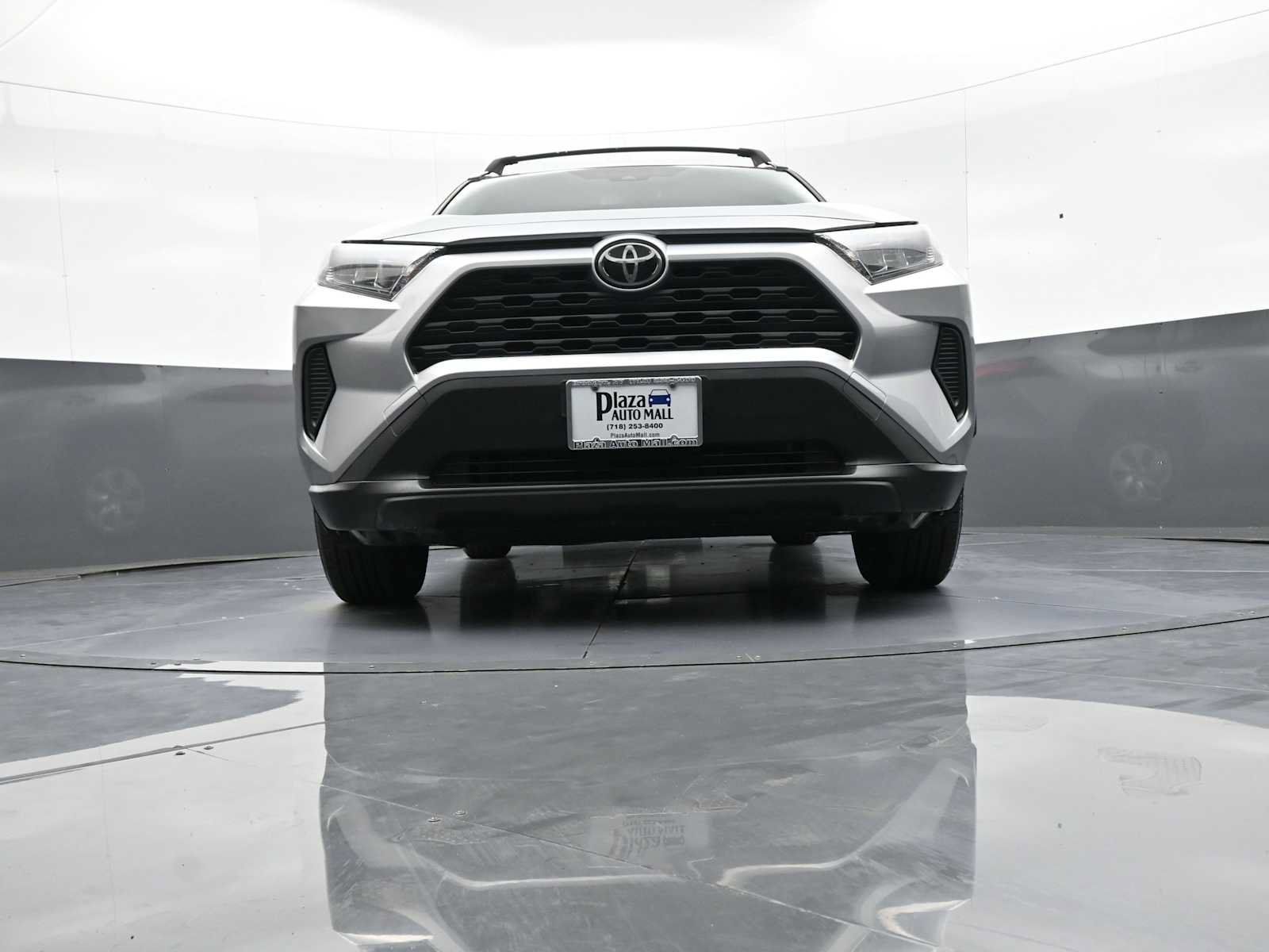 Used 2021 Toyota RAV4 LE AWD/4WD image 25